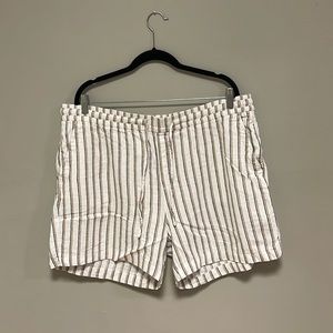 Old Navy Women’s Striped Linen Short